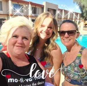 Meet your Posher, Connie